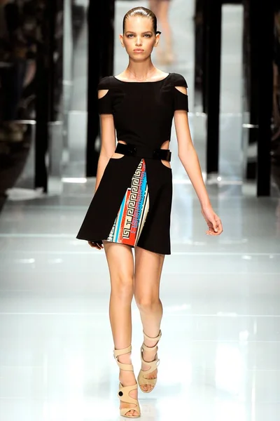 Look 30